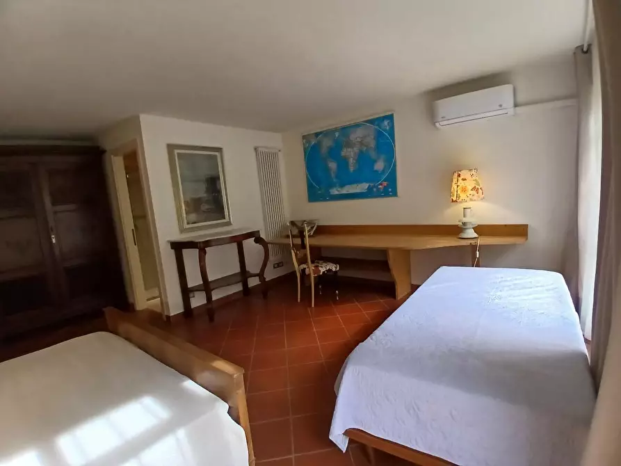 Immagine 11 di Appartamento in vendita  a Livorno