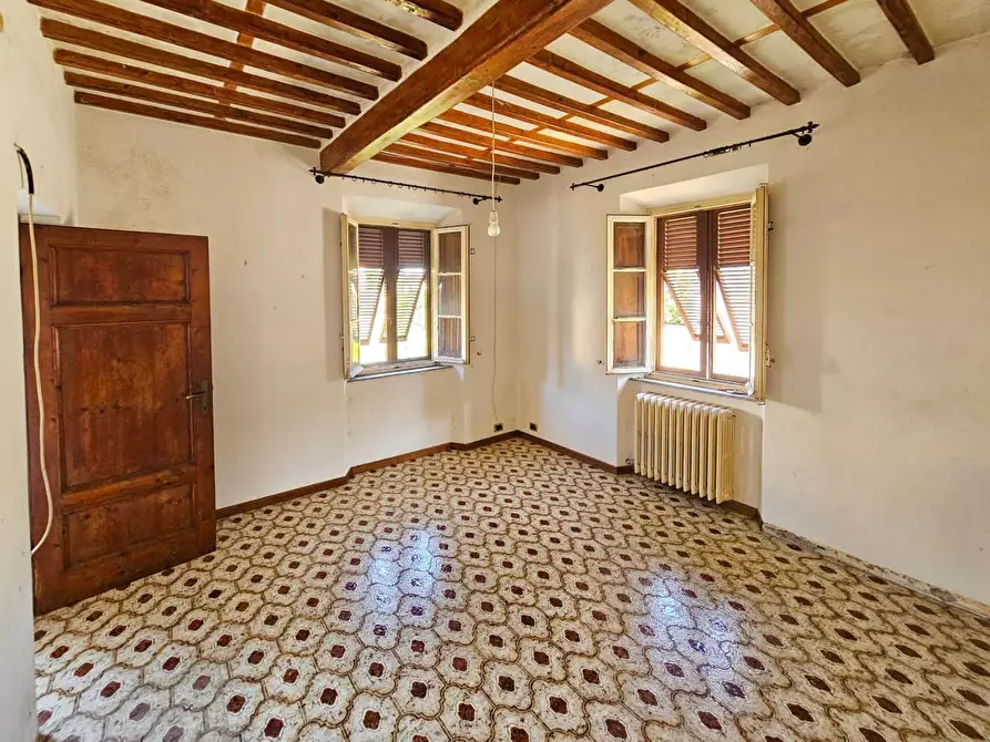 Immagine 25 di Villa in vendita  a Capannori