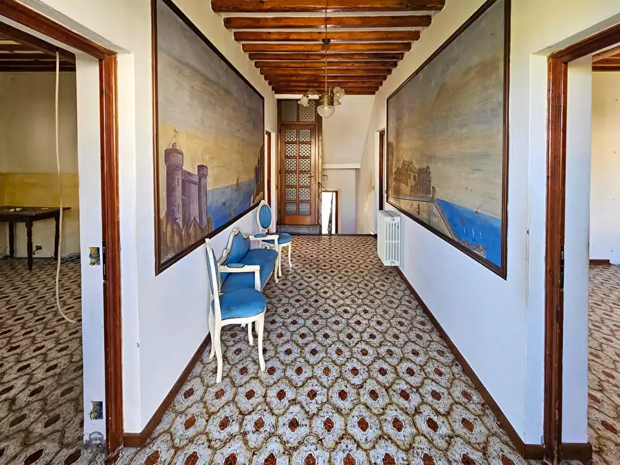 Immagine 21 di Villa in vendita  a Capannori