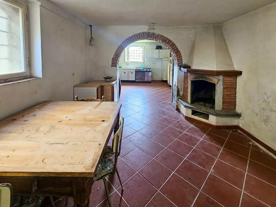 Immagine 19 di Villa in vendita  a Capannori