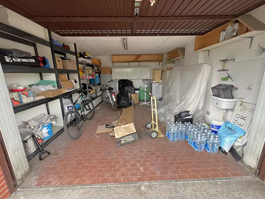 Immagine 30 di Appartamento in vendita  a Pontedera