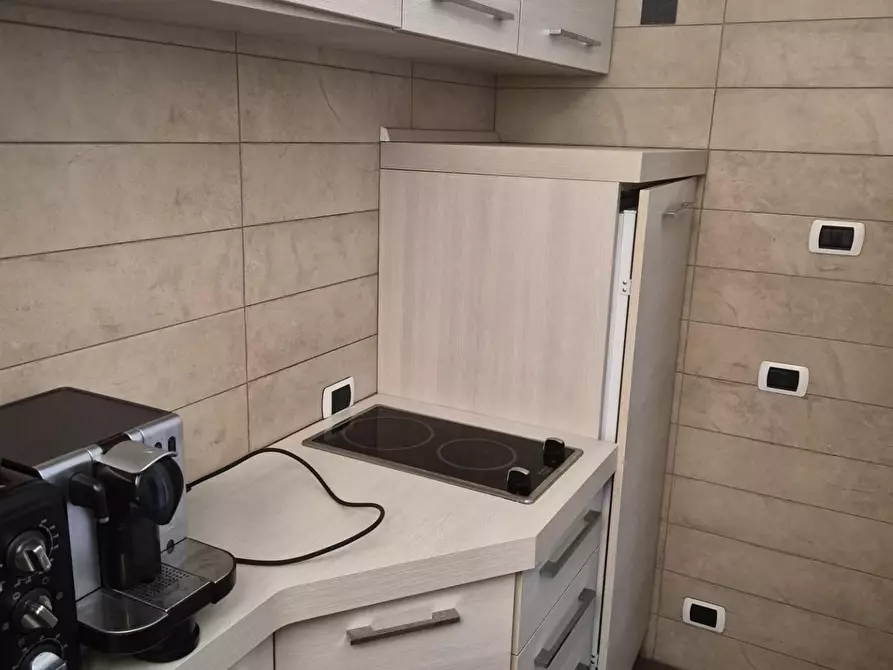 Immagine 10 di Appartamento in affitto  a Massa
