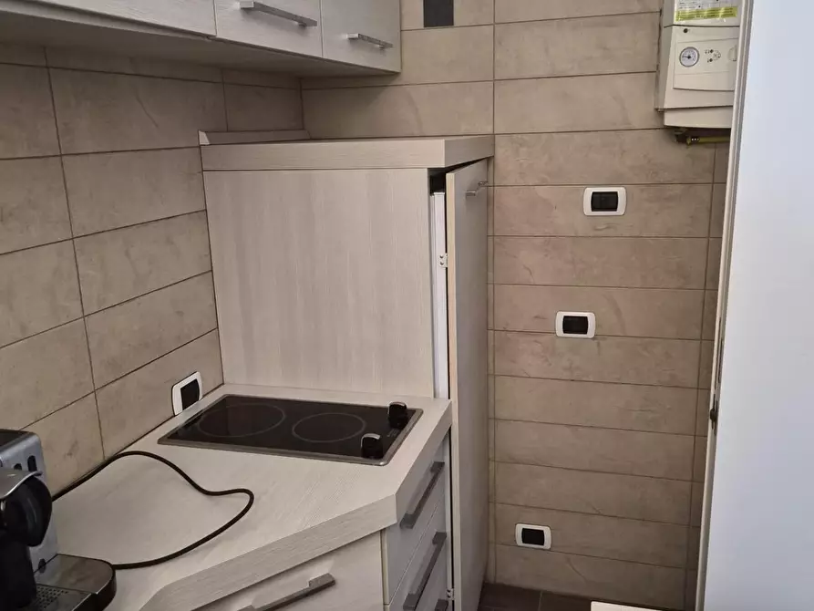 Immagine 9 di Appartamento in affitto  a Massa