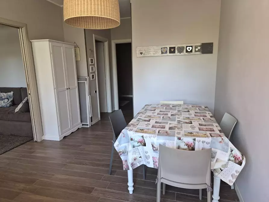 Immagine 2 di Appartamento in affitto  a Massa
