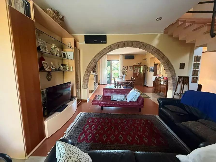 Immagine 11 di Villa in vendita  a San Miniato