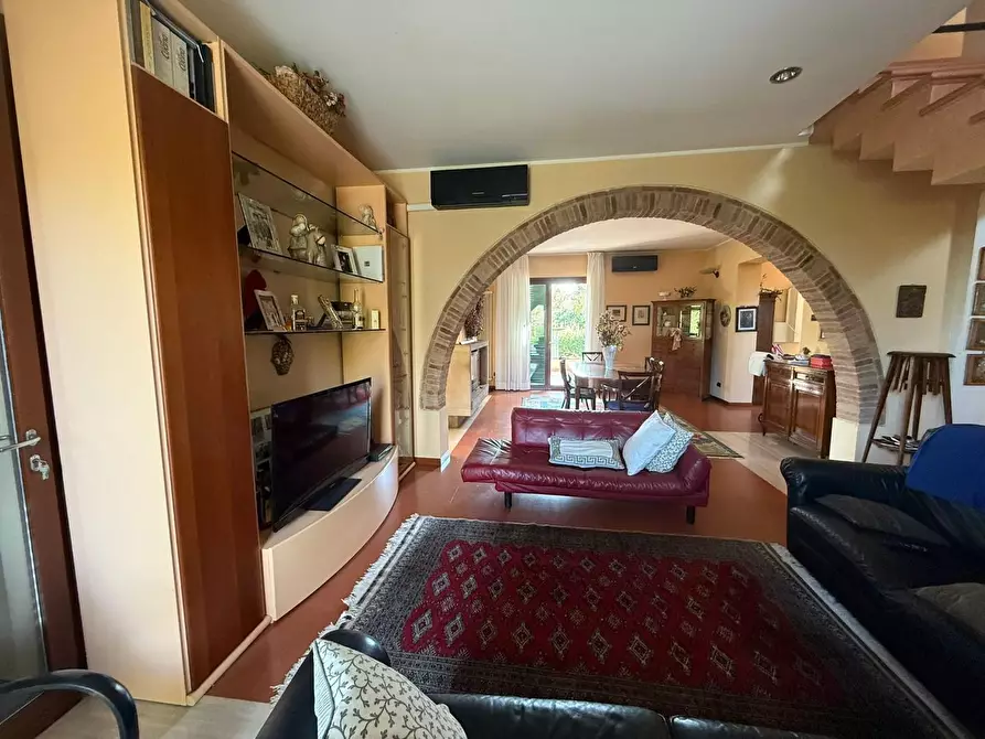 Immagine 12 di Villa in vendita  a San Miniato