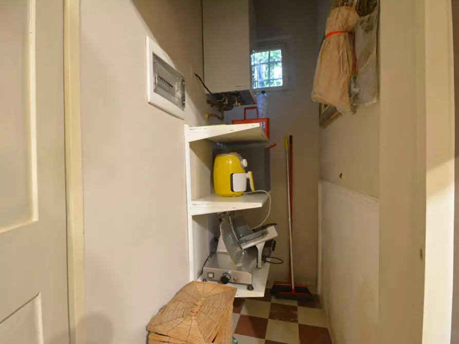 Immagine 19 di Appartamento in vendita  a Lucca