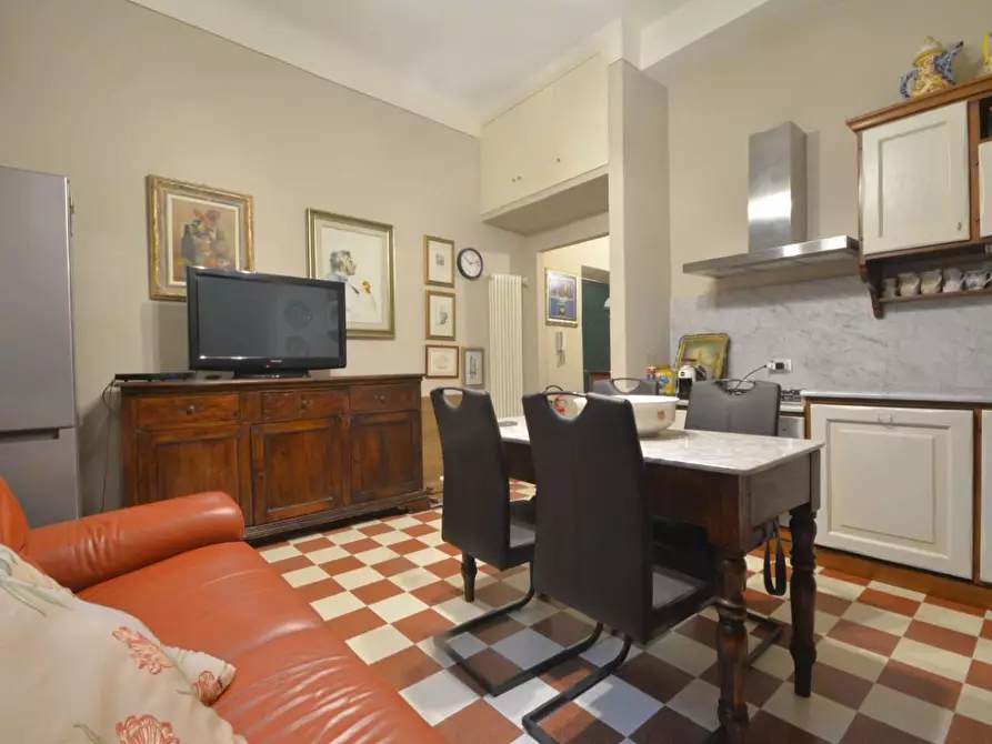 Immagine 5 di Appartamento in vendita  a Lucca