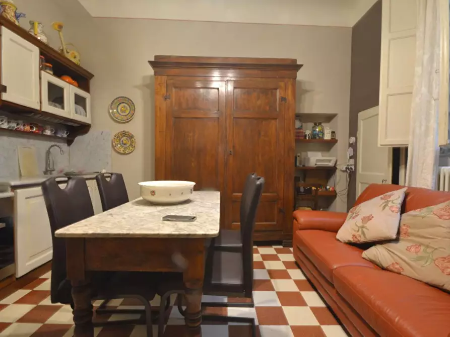 Immagine 4 di Appartamento in vendita  a Lucca