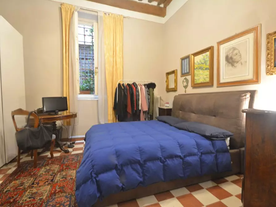 Immagine 14 di Appartamento in vendita  a Lucca