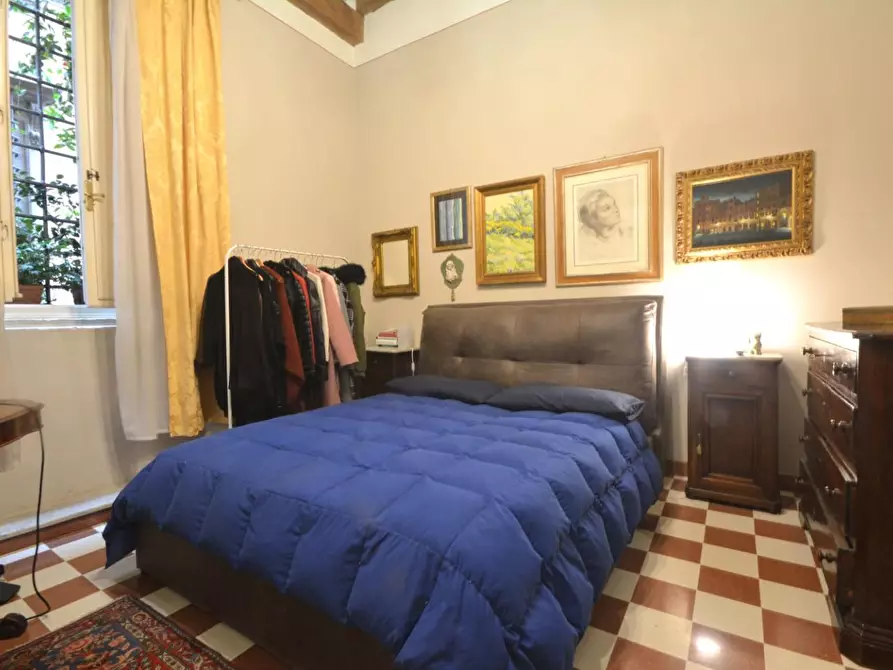 Immagine 13 di Appartamento in vendita  a Lucca