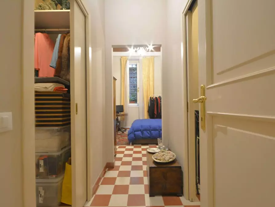 Immagine 9 di Appartamento in vendita  a Lucca