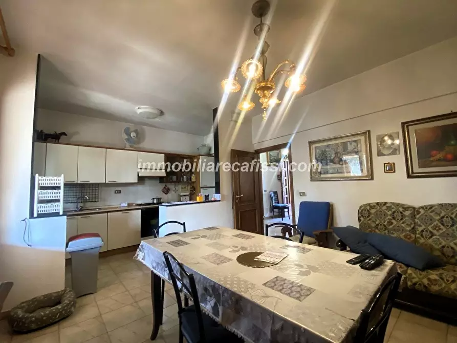 Immagine 4 di Casa semindipendente in vendita  a Carmignano