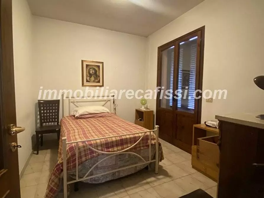 Immagine 8 di Casa semindipendente in vendita  a Carmignano