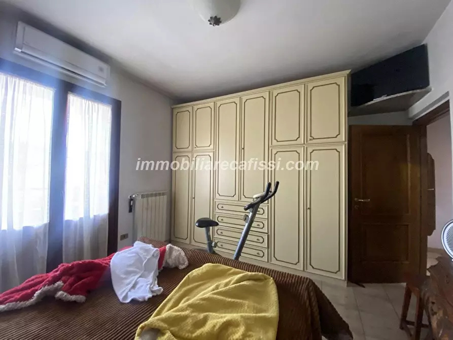Immagine 10 di Casa semindipendente in vendita  a Carmignano