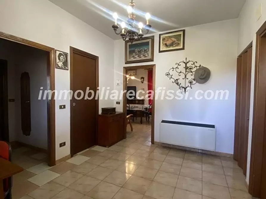 Immagine 1 di Casa semindipendente in vendita  a Carmignano