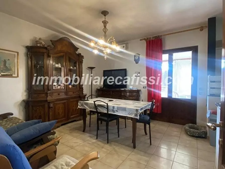 Immagine 3 di Casa semindipendente in vendita  a Carmignano