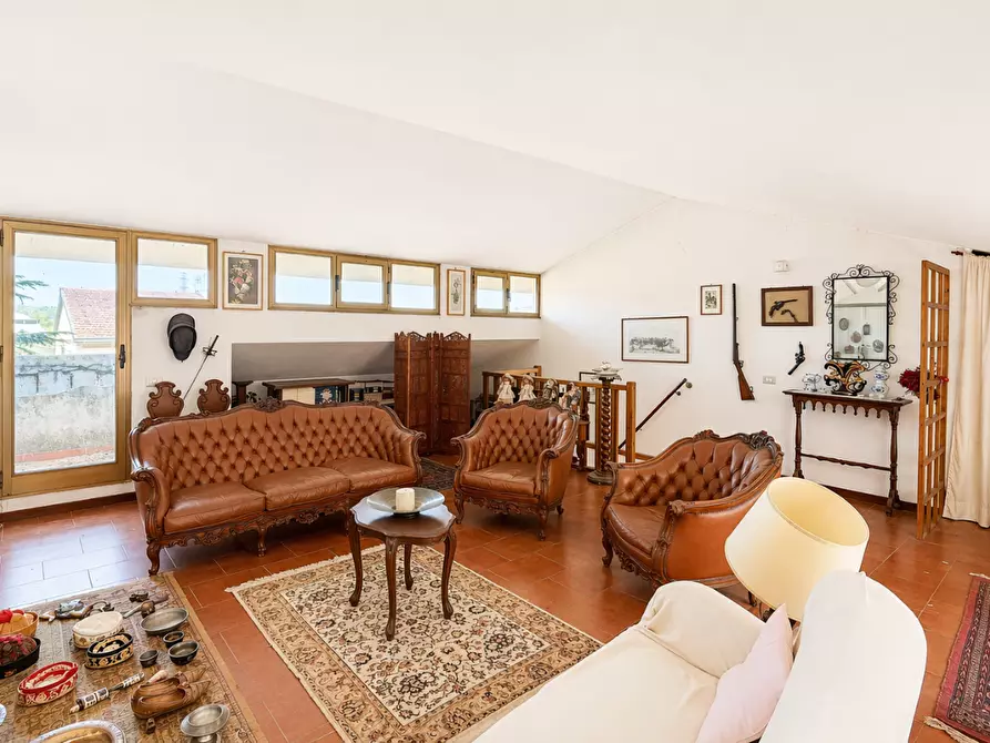 Immagine 1 di Villa in vendita  a Castelfiorentino