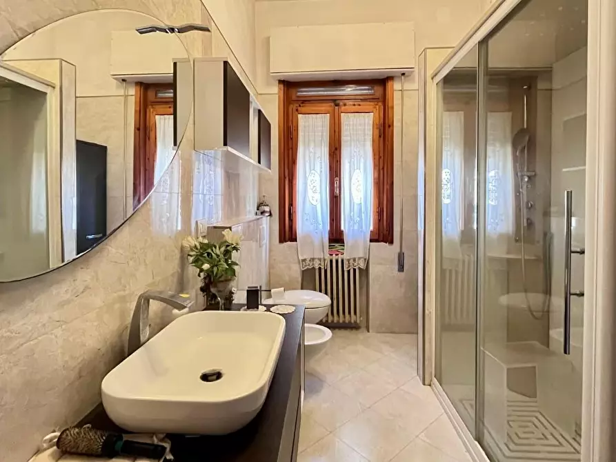 Immagine 19 di Villa in vendita  a Castelfiorentino