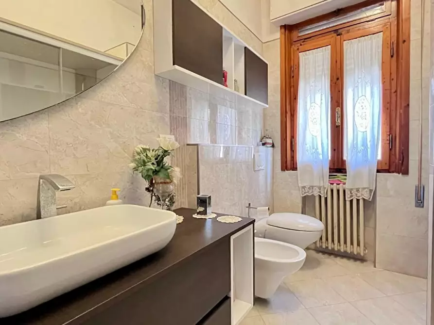 Immagine 21 di Villa in vendita  a Castelfiorentino