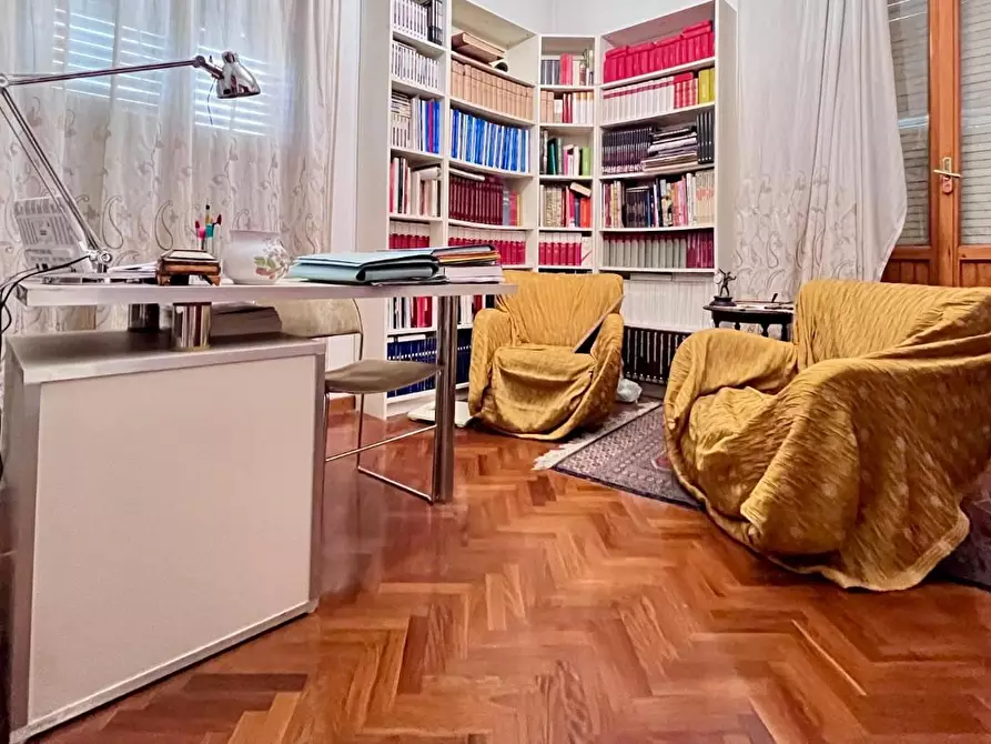 Immagine 27 di Villa in vendita  a Castelfiorentino