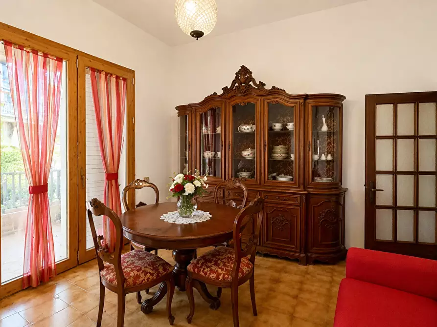 Immagine 4 di Villa in vendita  a Castelfiorentino