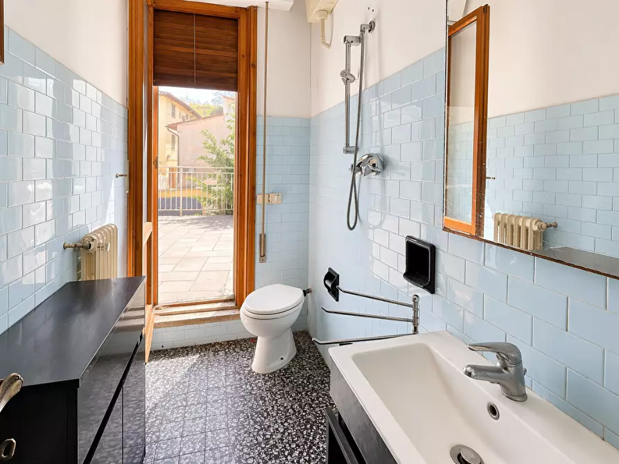 Immagine 25 di Villa in vendita  a Castelfiorentino