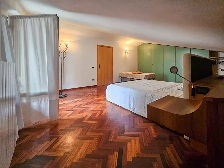 Immagine 8 di Casa indipendente in vendita  a Cascina