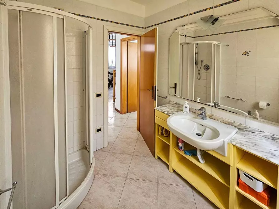 Immagine 5 di Casa indipendente in vendita  a Cascina