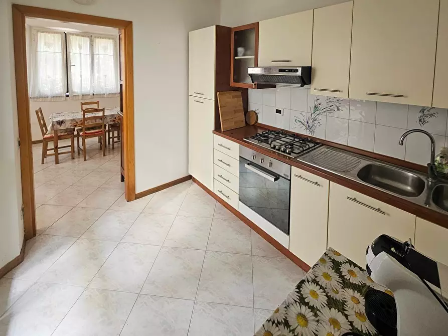 Immagine 3 di Casa indipendente in vendita  a Cascina