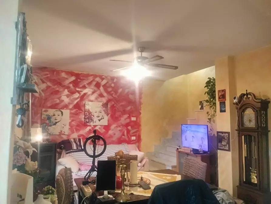 Immagine 7 di Casa semindipendente in vendita  a Massa