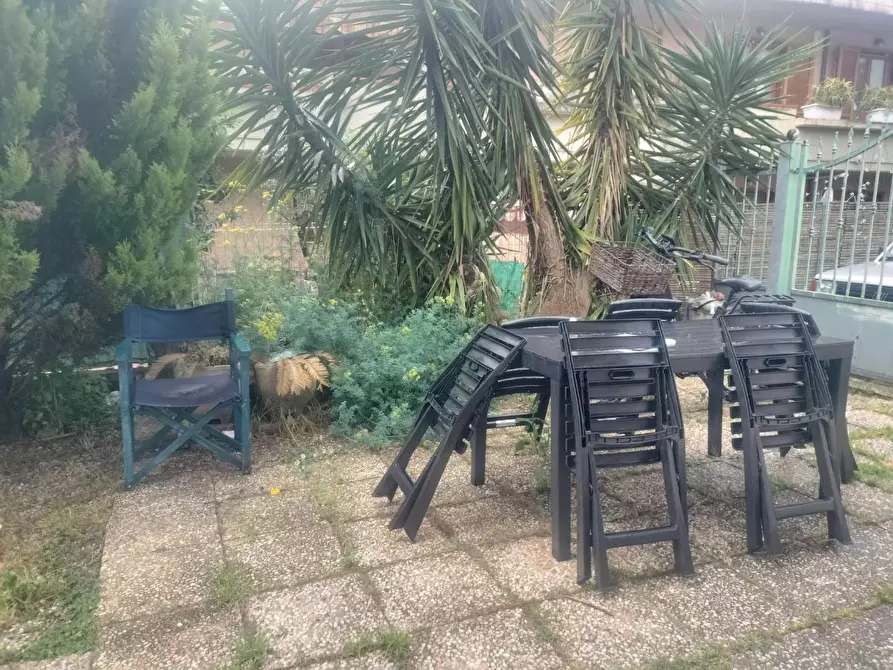 Immagine 4 di Casa semindipendente in vendita  a Massa