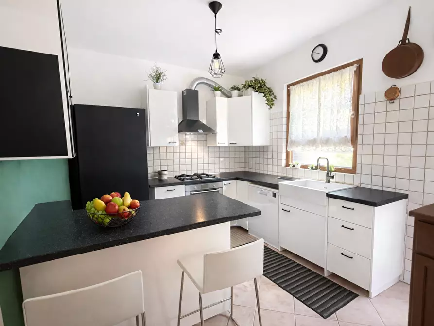 Immagine 2 di Villetta a schiera in vendita  a Calci