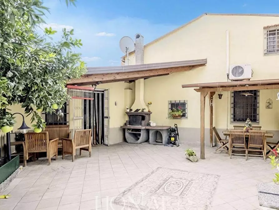 Immagine 5 di Villa in vendita  a San Giuliano Terme