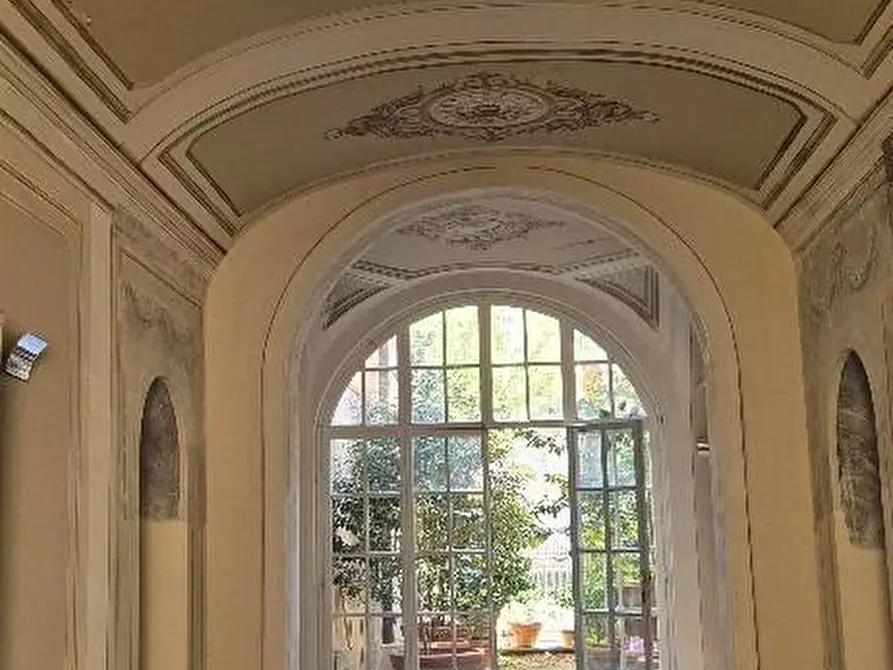 Immagine 28 di Ufficio in vendita  a Pisa