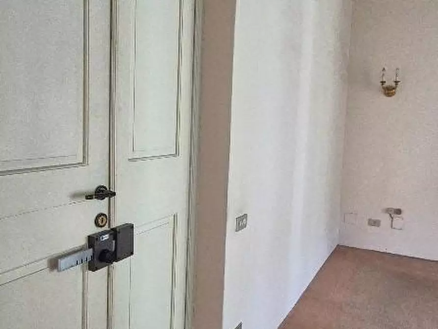Immagine 8 di Ufficio in vendita  a Pisa