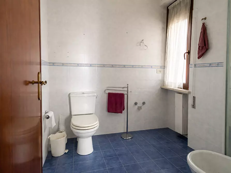 Immagine 10 di Appartamento in vendita  a Capannori