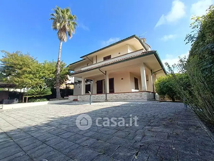 Immagine 11 di Casa bifamiliare in vendita  a Montignoso