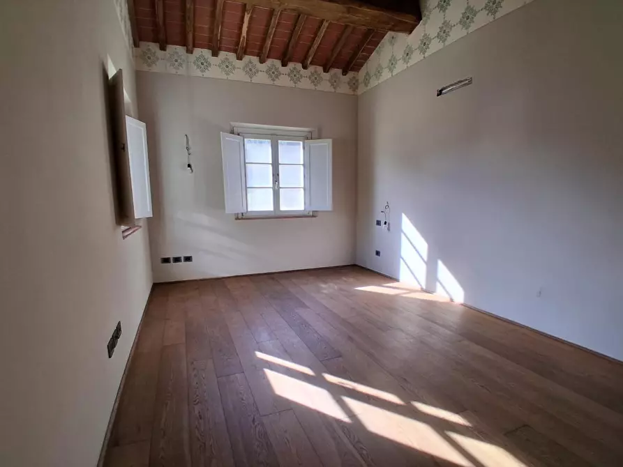 Immagine 21 di Rustico / casale in vendita  a Capannori