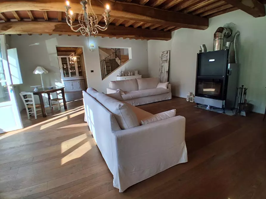 Immagine 13 di Rustico / casale in vendita  a Capannori