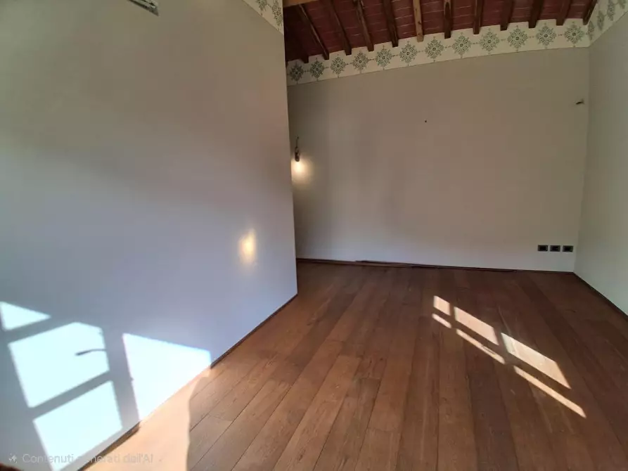 Immagine 22 di Rustico / casale in vendita  a Capannori