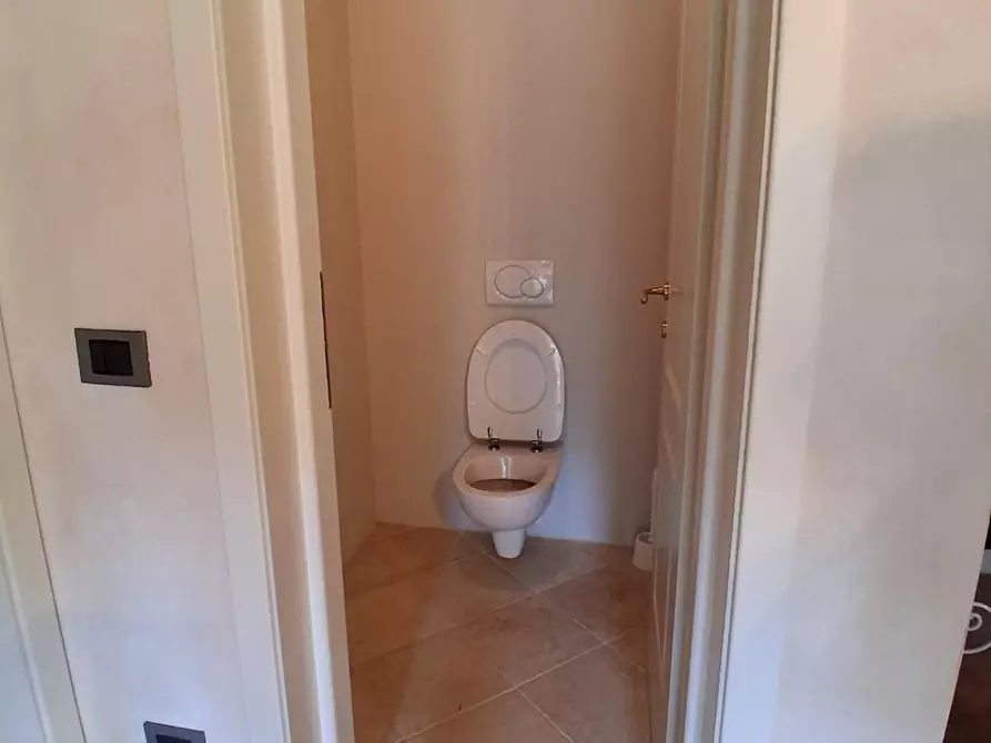 Immagine 37 di Rustico / casale in vendita  a Capannori