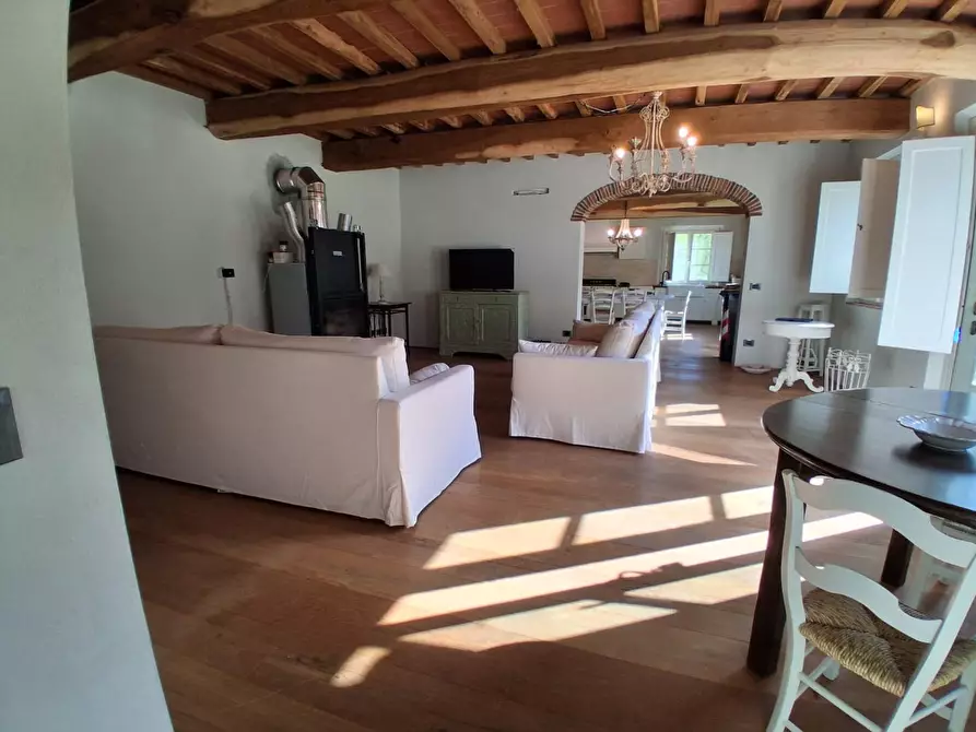 Immagine 11 di Rustico / casale in vendita  a Capannori