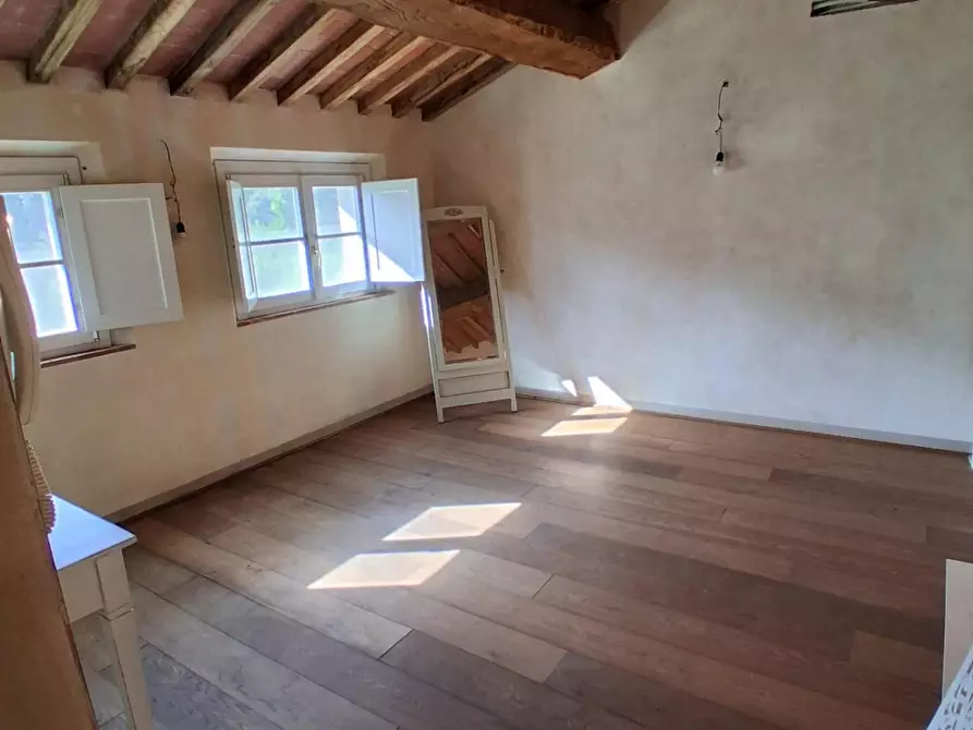 Immagine 25 di Rustico / casale in vendita  a Capannori