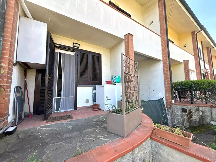 Immagine 38 di Villetta a schiera in vendita  a Terricciola