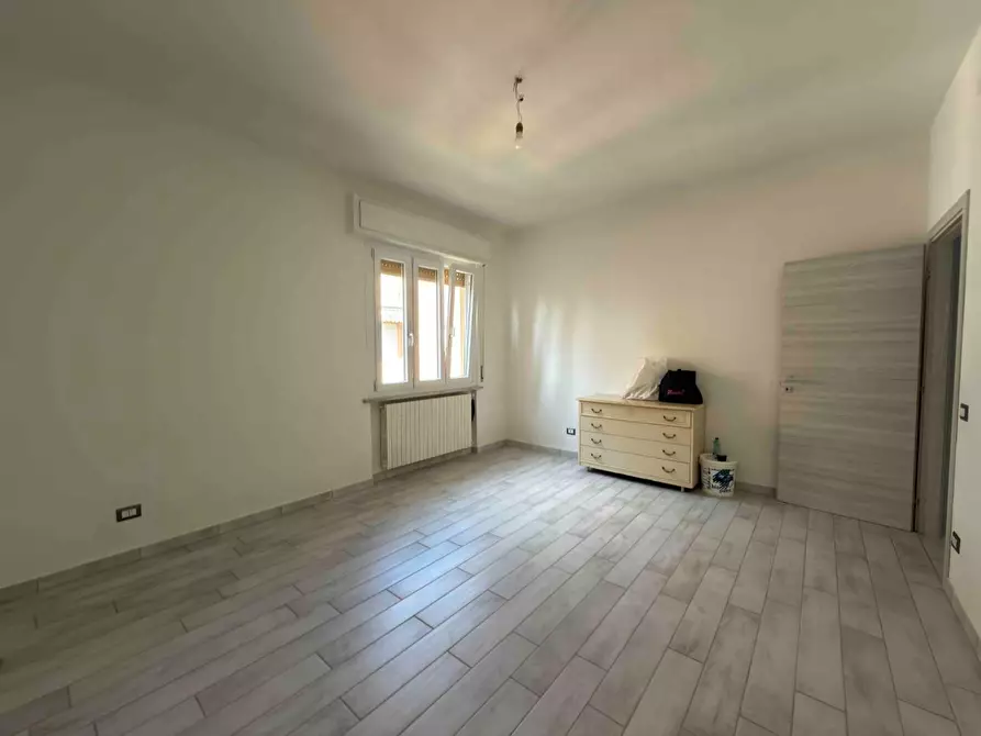 Immagine 12 di Appartamento in affitto  a Lucca