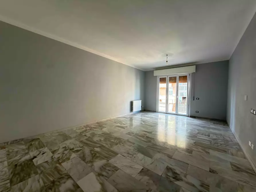 Immagine 1 di Appartamento in affitto  a Lucca