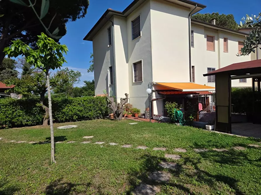 Immagine 1 di Appartamento in vendita  a Rosignano Marittimo