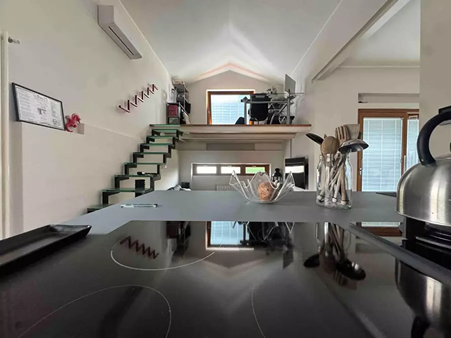 Immagine 8 di Villa in vendita  a Camaiore