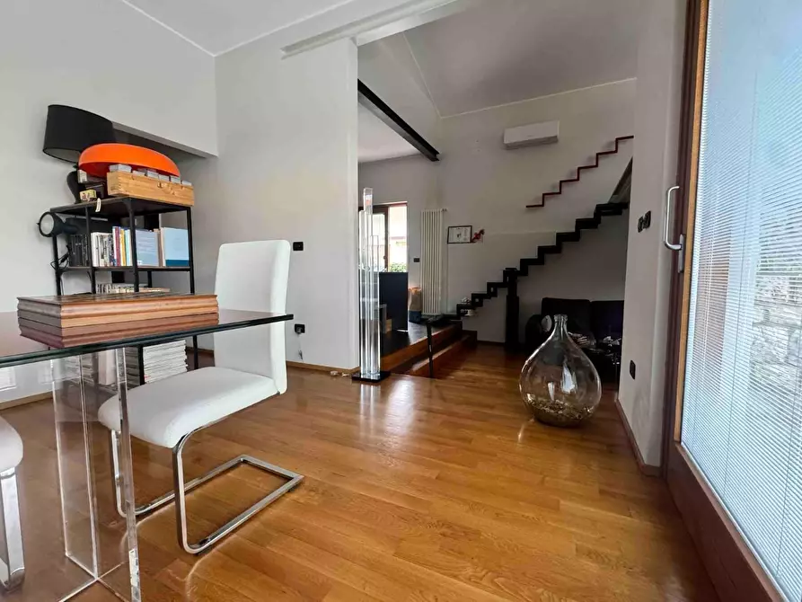 Immagine 12 di Villa in vendita  a Camaiore